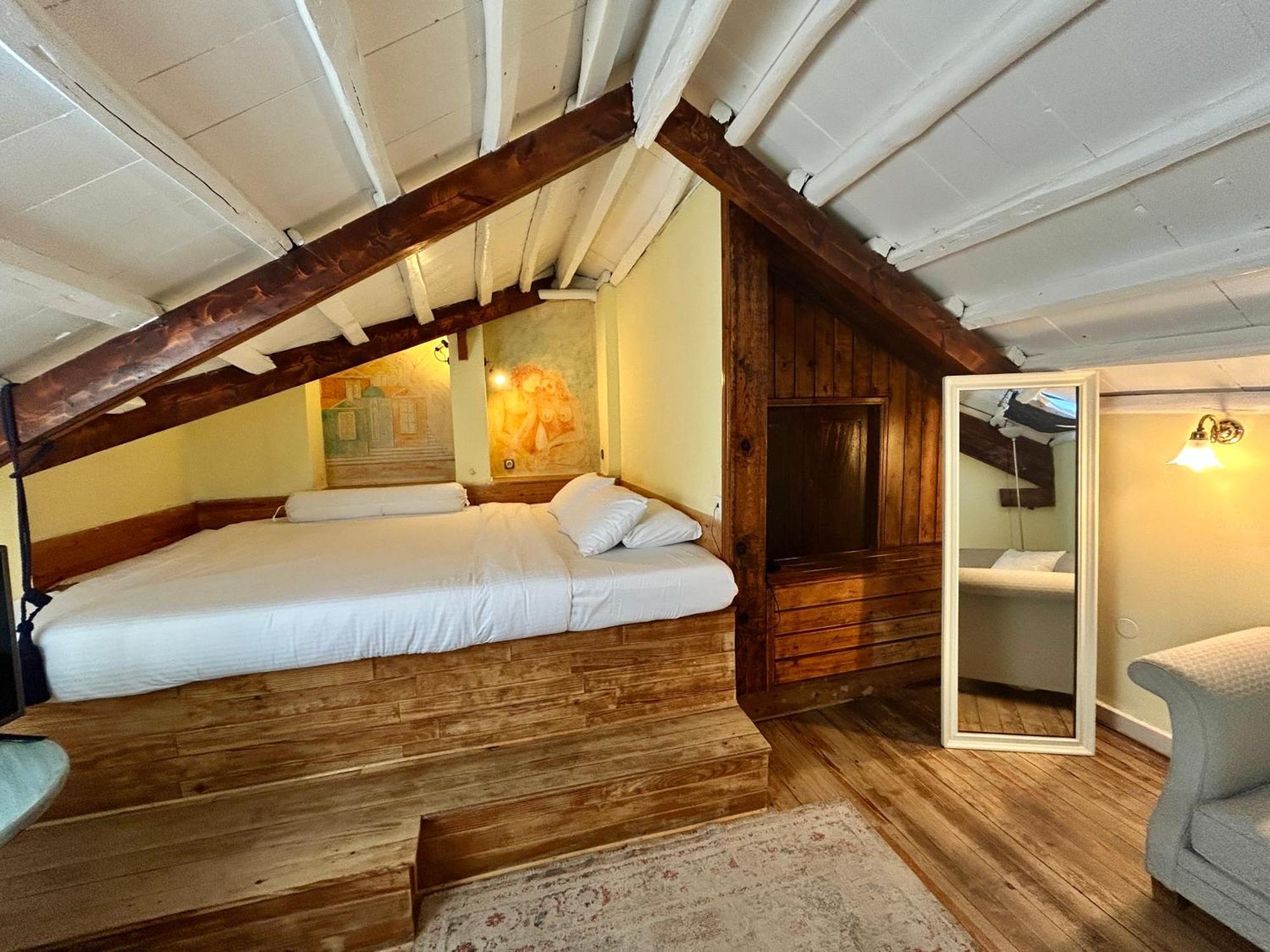 Loriet Hotel Mytilíni Buitenkant foto